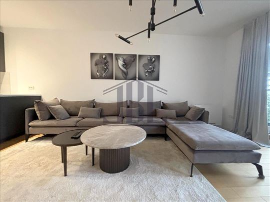 Izdaje se 3.0 stan od 75 m2 sa garažom