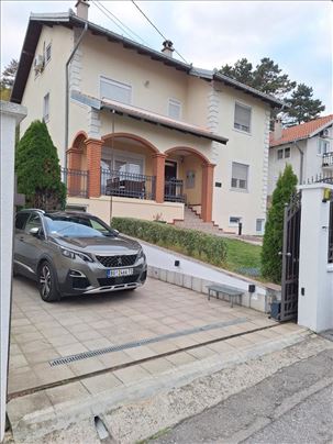 Izdaje se kuća–Ispod Zvezdarske šume,270m2 ID#2381