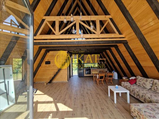 Lipovica, Lux moderna kuća sa bazenom, 121m2