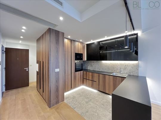 Luksuzni stan sa terasom od 160m2 u novogradnji