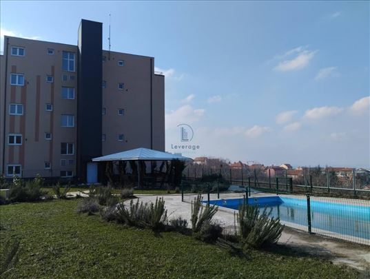 Lux zgrada, Višnjička banja, 1.600 m2 sa parkingom