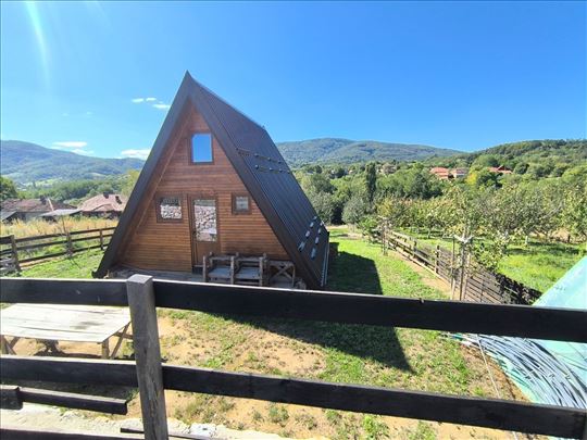 Planinska kuća A-Frame podno Divčibara