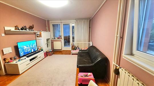 Prodaja,2.0 Stan U Pariskim Komunama,novi Beograd