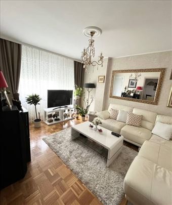 Prodaja 2.5 stana,Blok 70,kompletno renoviran,67m2