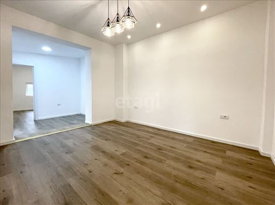 Renoviran stan u Karađorđevoj + parking mesto