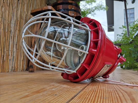 Stara lampa visilica brodska