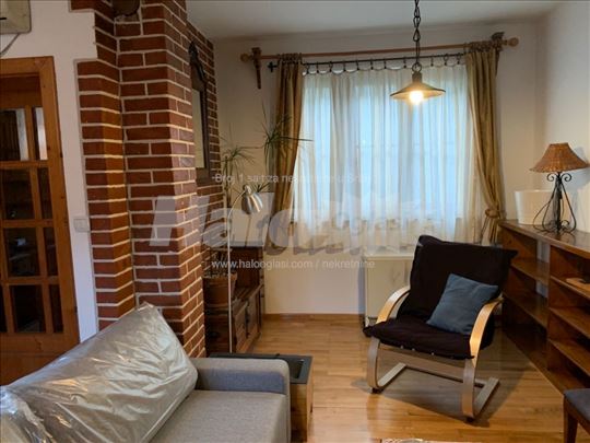 Ušuškan stan na Zvezdari blizu Cvetkove pijace