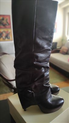 Elegantne kožne čizme vrhunskog kvaliteta,  39