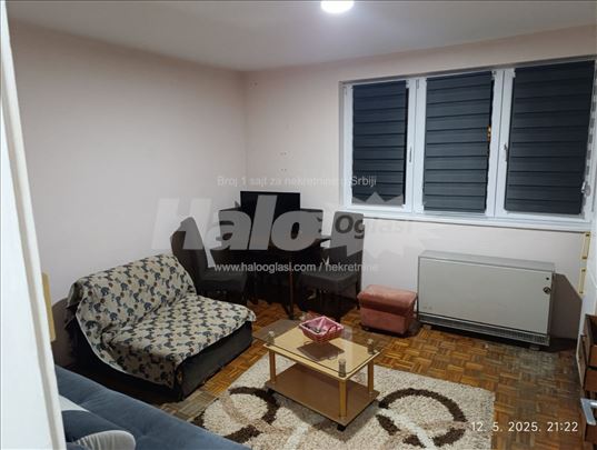 Garsonjera u Zemun Polju.