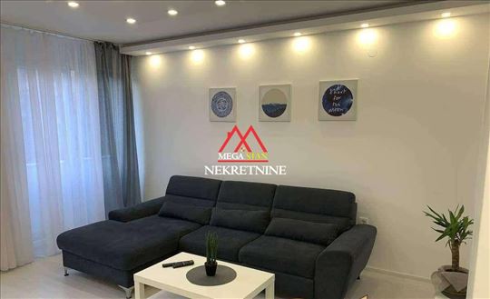 Izdaje se dvoiposoban stan – Gagarinova ulica