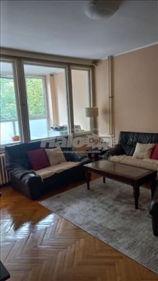 Konjarnik, troiposoban, 92m2, II, CG, uknjižen 