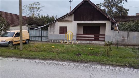 Povoljna kuća na prodaju – 140 m², na glavnom putu