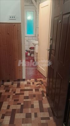 Prodajem uknjizen  stan u Batajnici