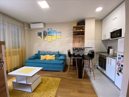 Stan 35m2, centar Novog Sada, Podbara