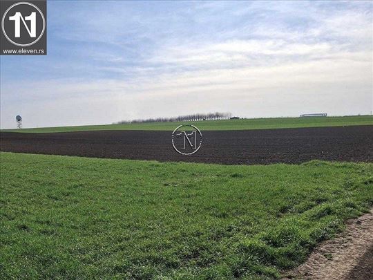 Surčin, Radiofar – plac 996 m2