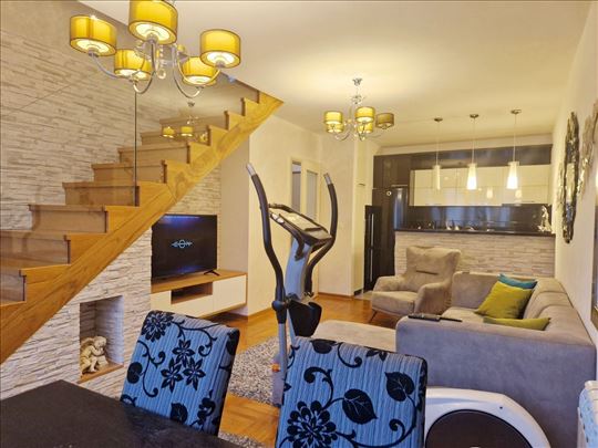 Zvezdara,Vojvode Vlahovića,zgrada Direkcije,84m2