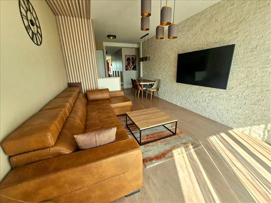 BW 2BDR Lux Apartment on high floor