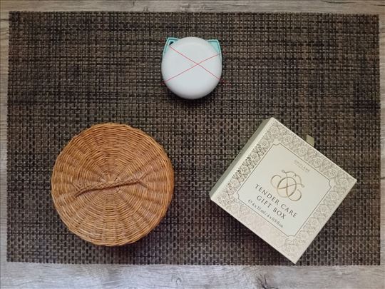 Dve kutije i futrola za različite namene