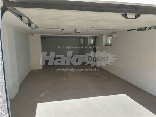Izdajem garažu 50m2 za 2 automobila ili magacin