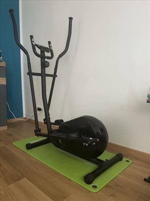 Krostrenazer Ring sport NOV ne koriscen magnetni