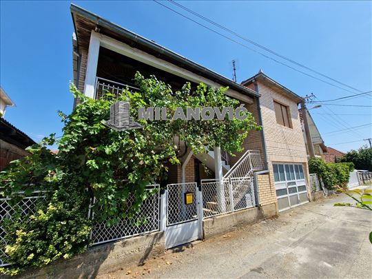 Kuća na periferiji grada