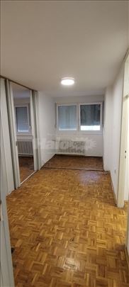 Lep dvosoban stan na prodaju