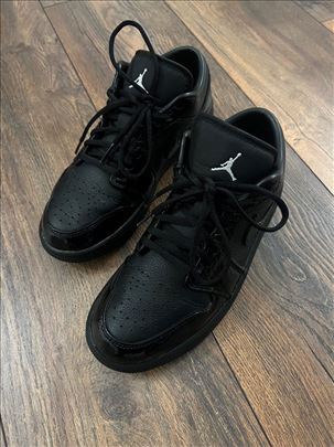 NIKE JORDAN patike