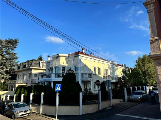 Soba u trosobnom stanu -Dedinje