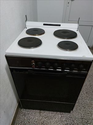 Šporet na prodaju.  Polovan