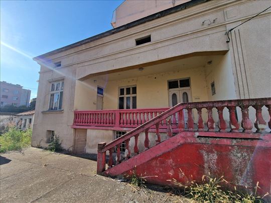 Veća kuća u strogom centru