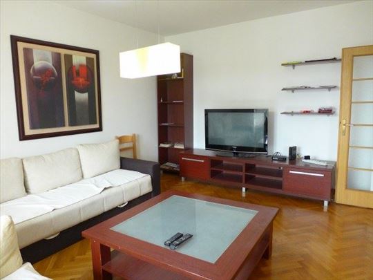 Arena, novija zgrada, 92m3, trosoban, terasa 