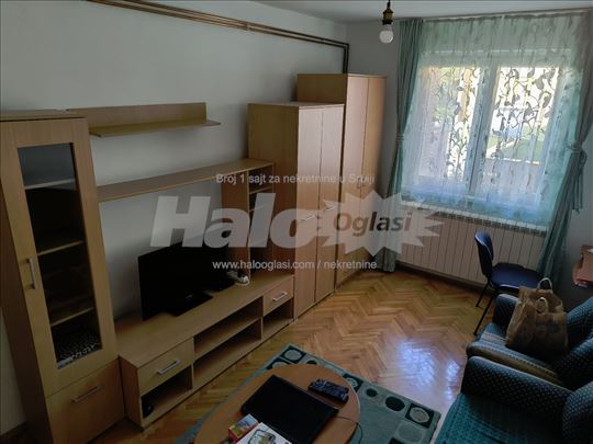 Autokomanda, jednosoban, namešten