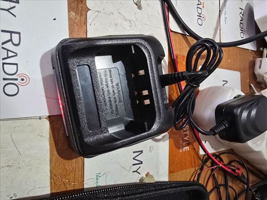 Automatski punjac za baofeng DM-1701