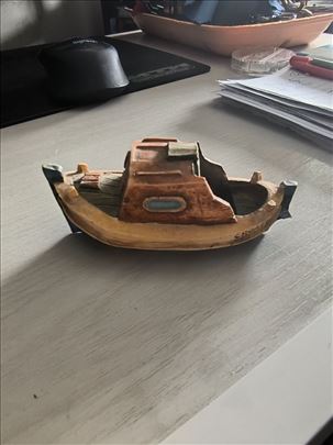 Brodic , keramika,, dugacak 9 cm