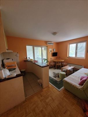 Dvosoban stan kod Osnovne škole 46m2