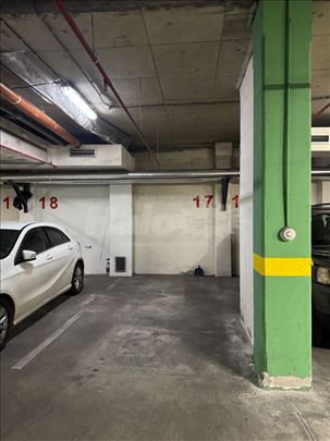 Garazno mesto kod Hale Pionir