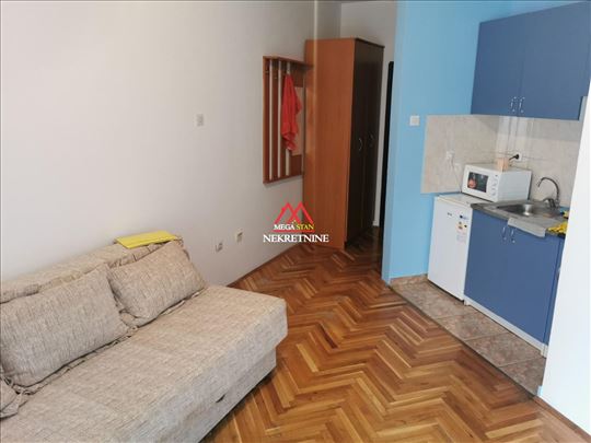 Garsonjera - 26m2 - Sajmište