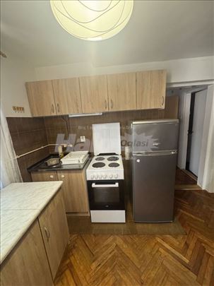 Izdaje se 1.5 stan u Zarkovu