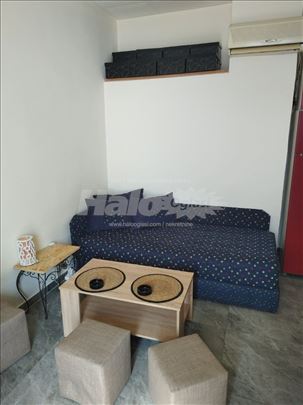 Izdavanje garsonjere