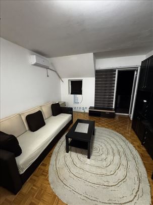 Jednosoban stan na Petlovom brdu