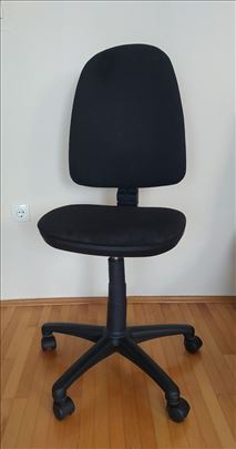 Kancelarijska stolica crna