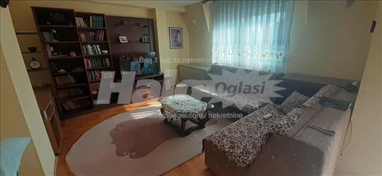 Izdaje se stan u Knjaževačkoj ulici