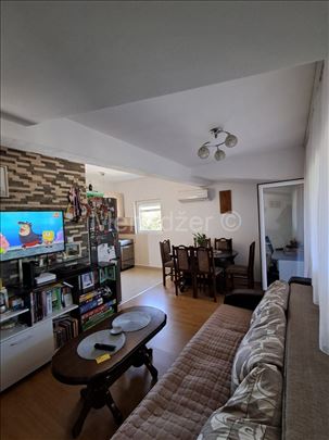 Kotez, centar, 2,0 52m2, ter.,park. uknjizen