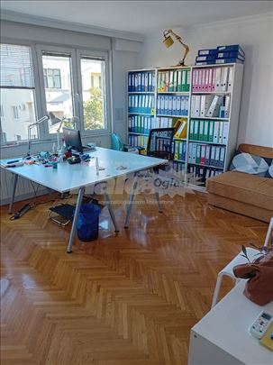 Krunska, 3 sobe, od 1. januara, prazan/namešten