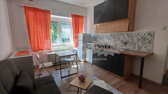 Lep jednosoban stan na Novom Beogradu