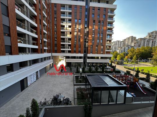 Lep Trosoban Stan, Petica. sa Garazom