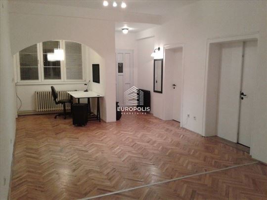 Lješka, stan u kući, idealan za poslovni prostor