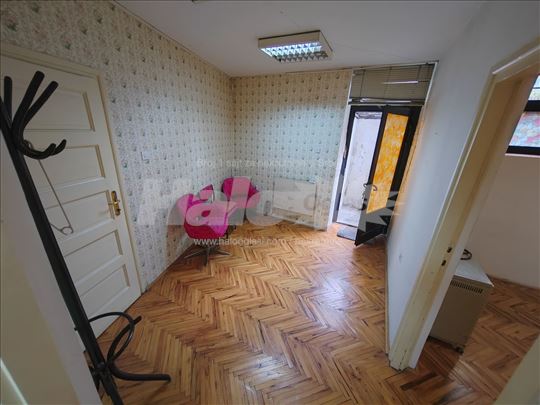 LOKAL - Trg Republike - retko u ponudi