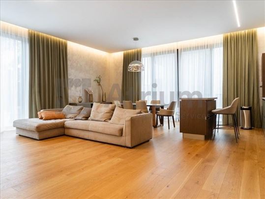 Luksuzan stan sa terasom od 100m2