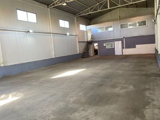 Magacin, 230m2, Ugrinovci